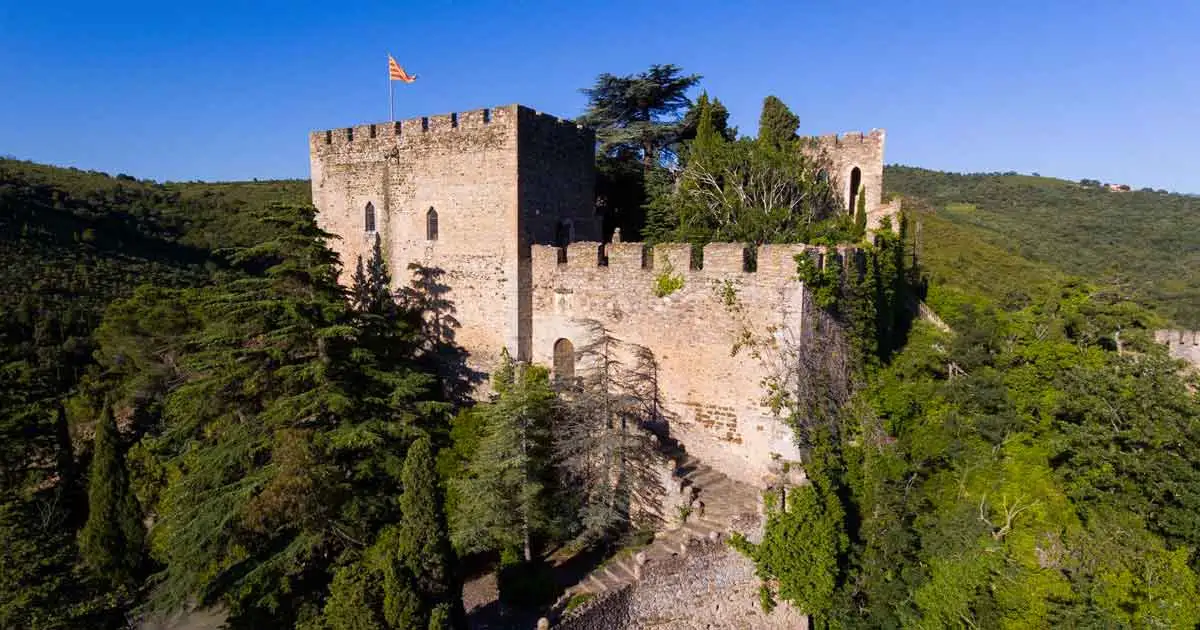 illustration de Au pied du Canigou, Les Aspres : Nature, Art Roman et Randonnées